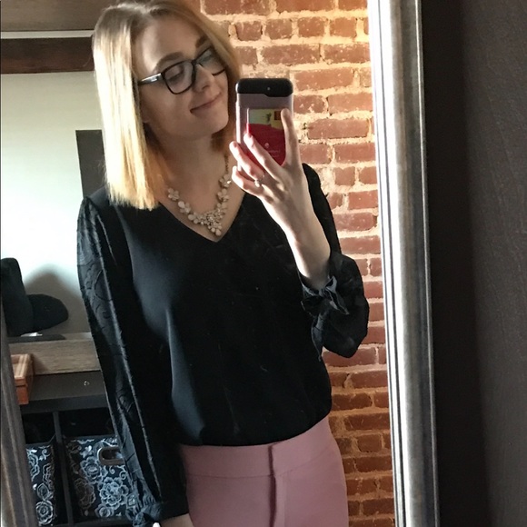 Meet your Posher, Lauren - Picture 4 of 5